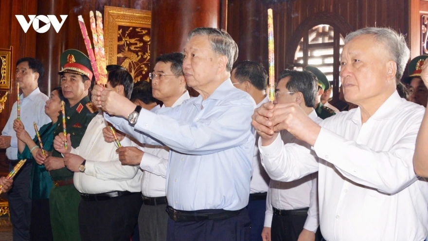 Party chief To Lam pays tribute to President Ho Chi Minh in Phu Quoc